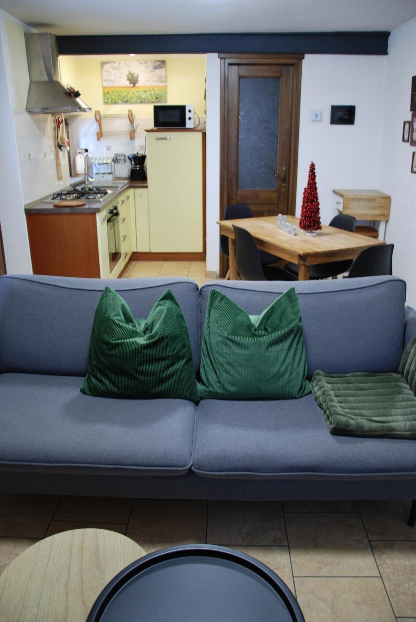 Maisonette Nus Luaran gambar